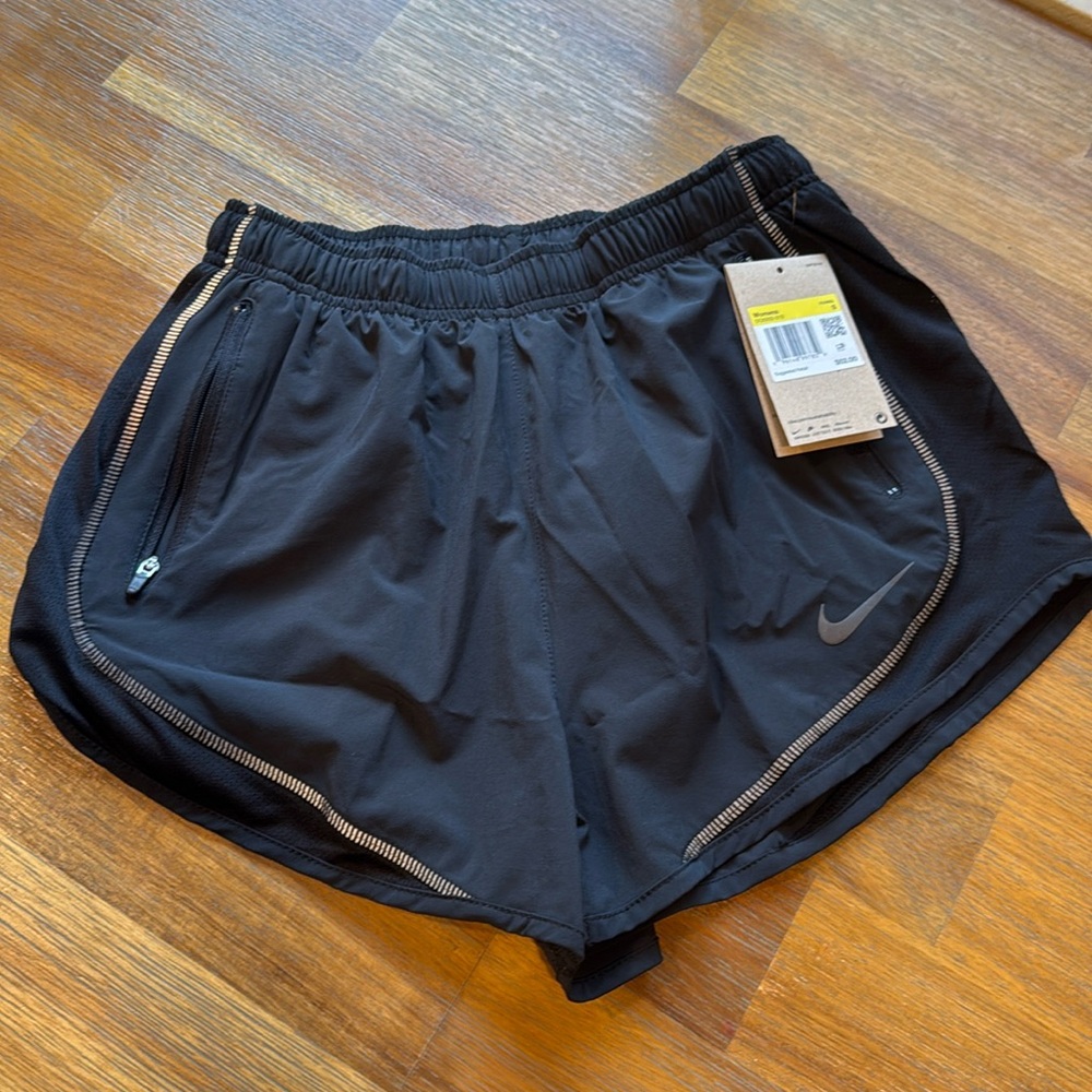 NIKE WOMENS SHORTS